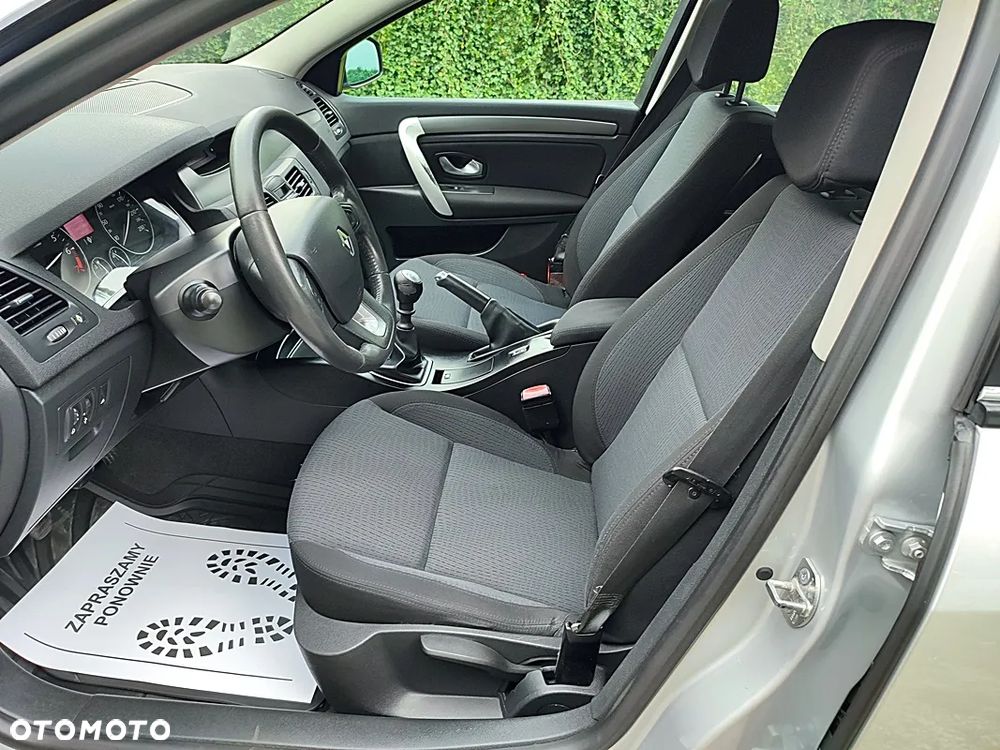 Renault Laguna 1.6 16V 110 Sportway - 9