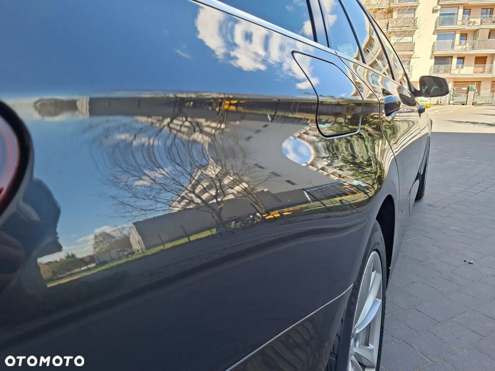 BMW Seria 5 528i Sport-Aut - 16