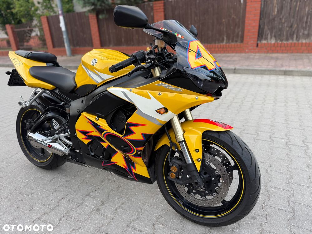 Yamaha R6 - 1
