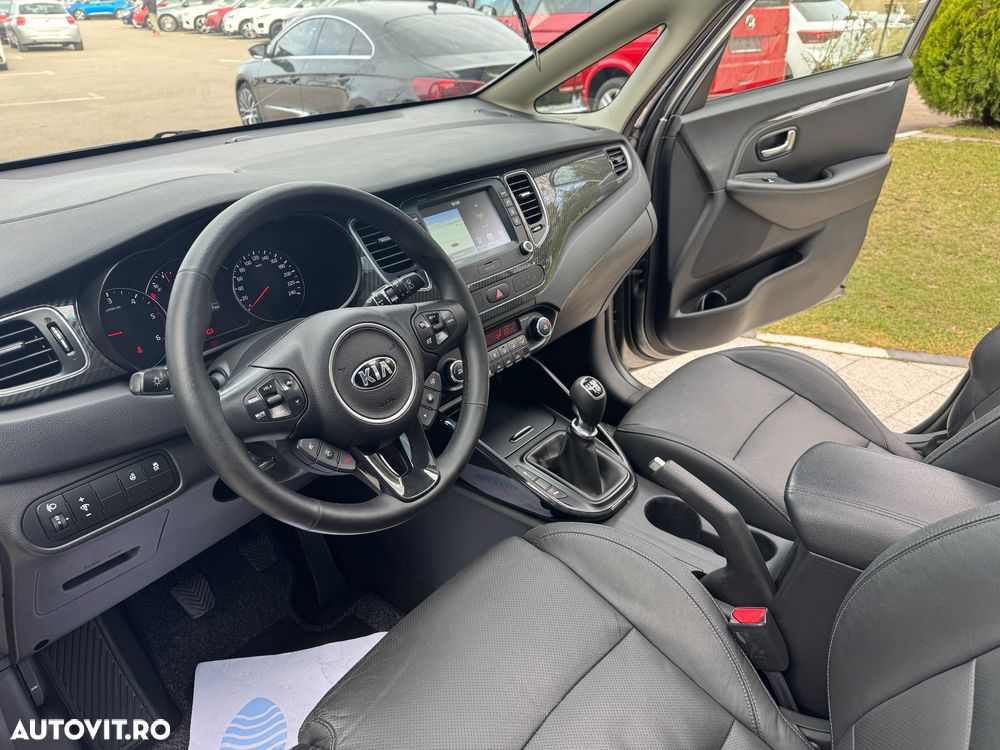 Kia Carens 1.7 CRDi 115 Dream-Team Edition - 28