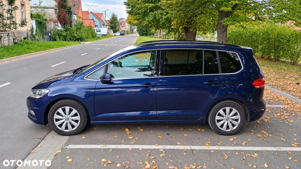 Volkswagen Touran - 4