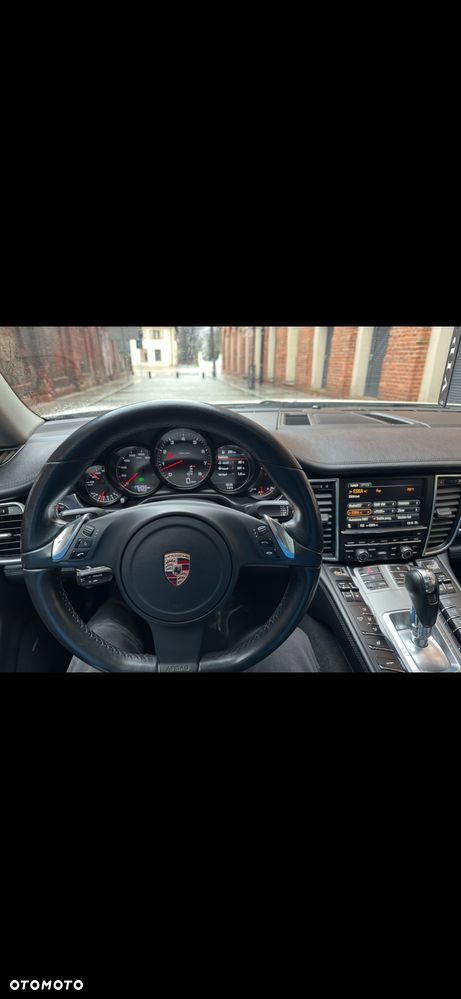 Porsche Panamera 4 PDK - 9