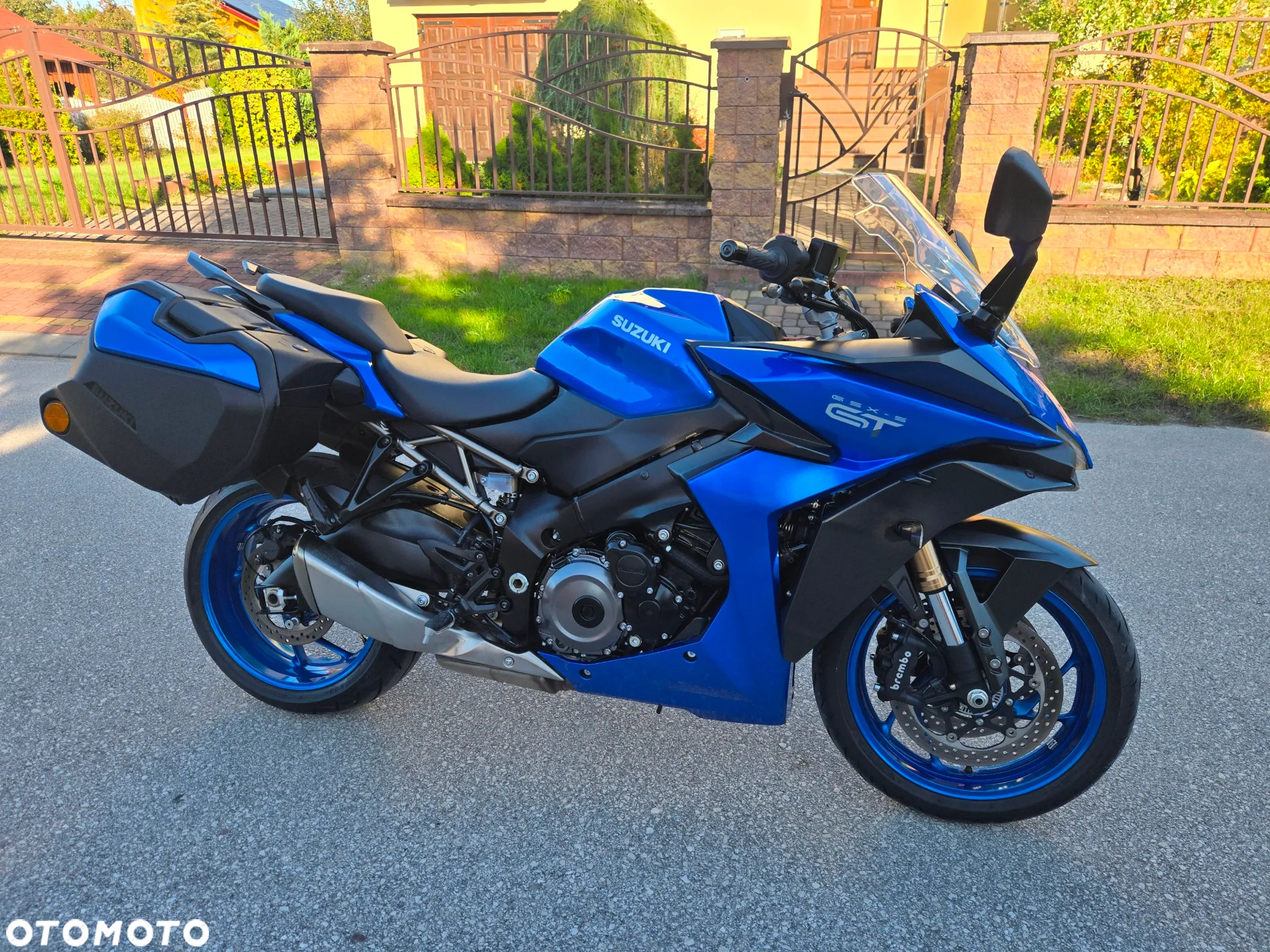 Suzuki GSX - 2