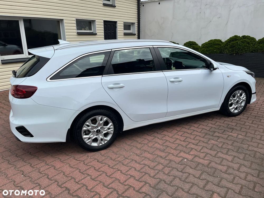 Kia Ceed 1.5 T-GDI M - 10