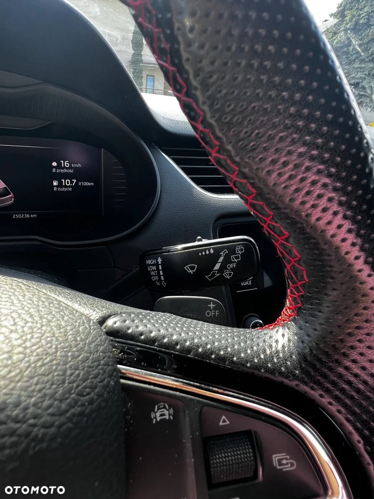 Skoda Octavia 2.0 TDI DSG RS - 19