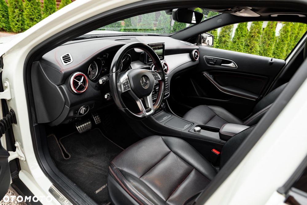 Mercedes-Benz GLA 250 4-Matic - 16