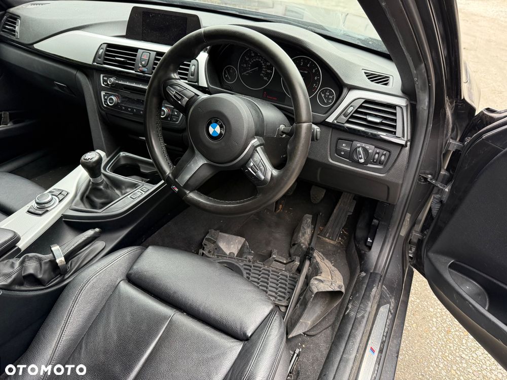 BMW Seria 3 320i Edition M Sport Shadow - 12