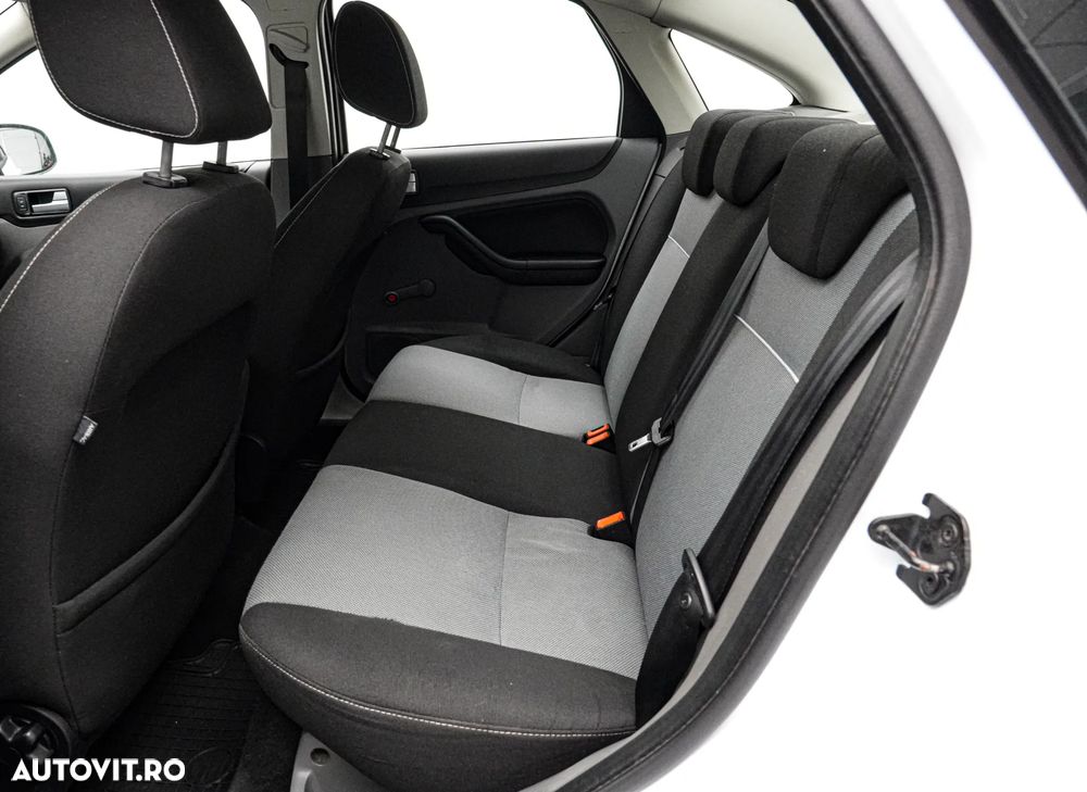 Ford Focus 1.6 TDCi Anniversary - 16
