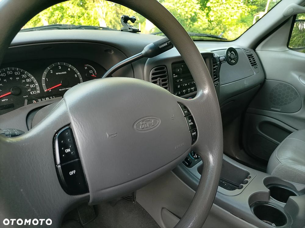 Ford Expedition 4.6 XLT 4WD - 11