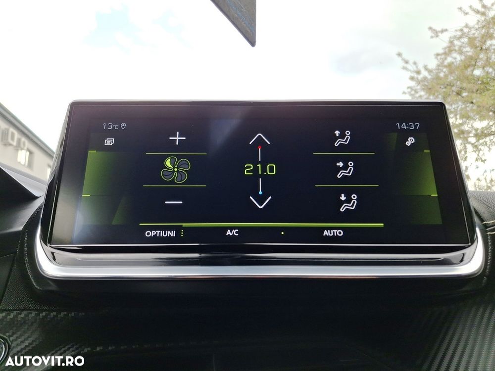 Peugeot 2008 1.2 PureTech EAT8 STT GT Pack - 19