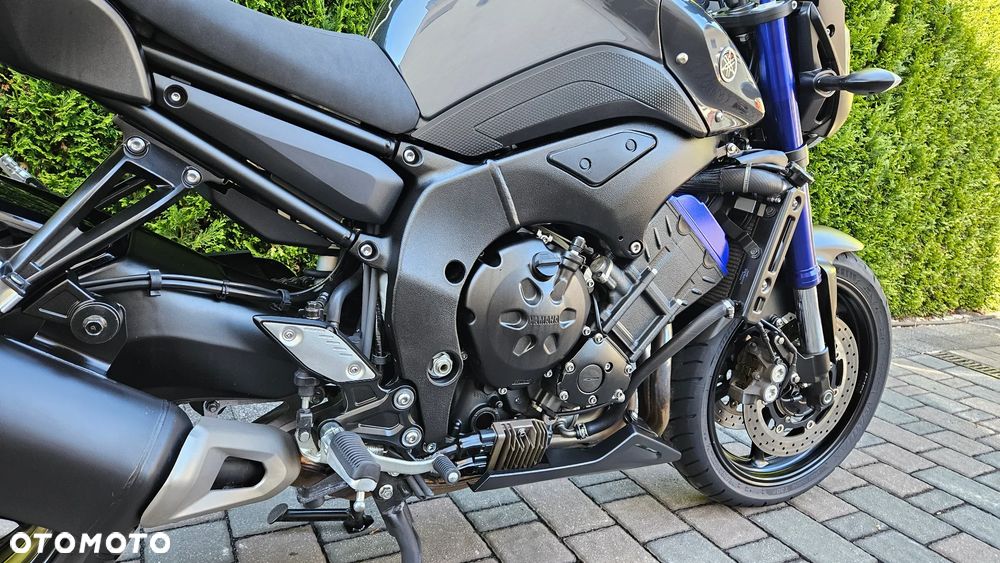 Yamaha FZ8 - 7