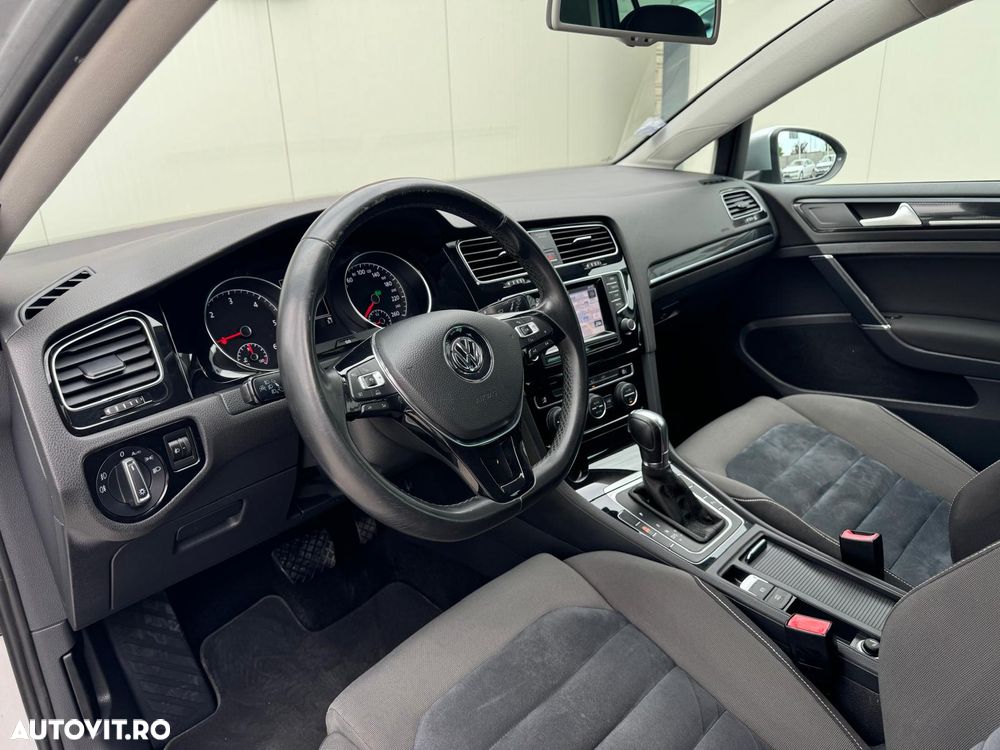 Volkswagen Golf 1.6 TDI DPF DSG Team - 10