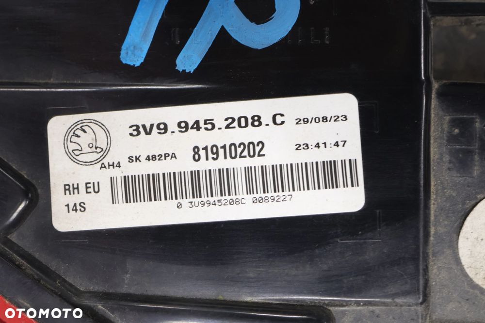 Skoda Superb III lampa tył prawa 3V9945208C lift - 3