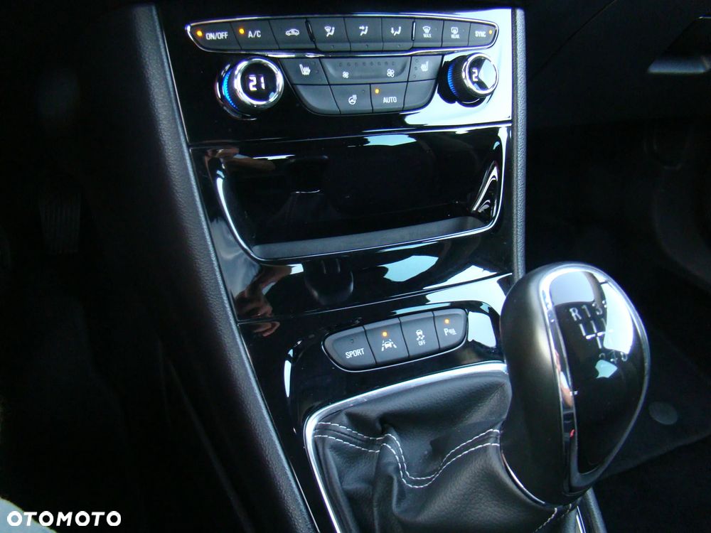 Opel Astra 1.4 Turbo Dynamic - 27