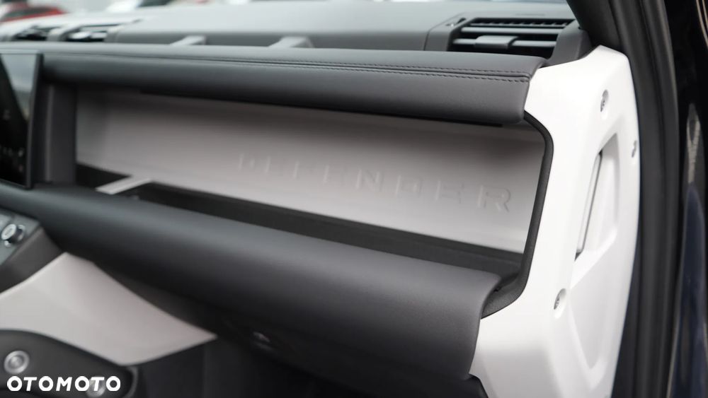 Land Rover Defender 3.0 D250 mHEV S - 35