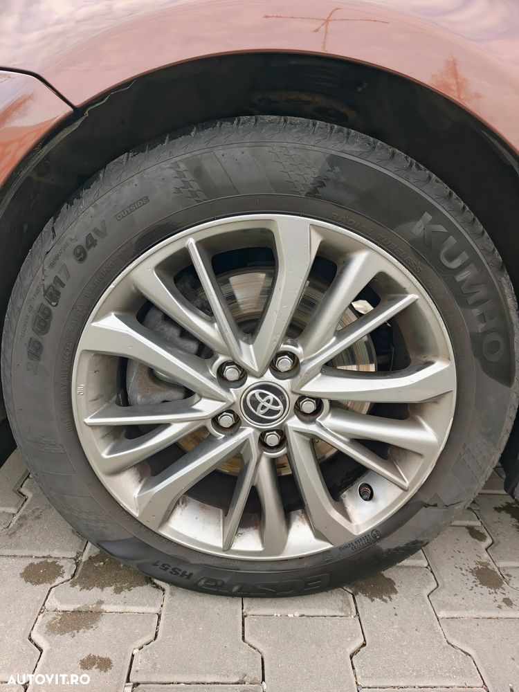 Toyota Avensis 2.0 D-4D Executive Terracotta - 32