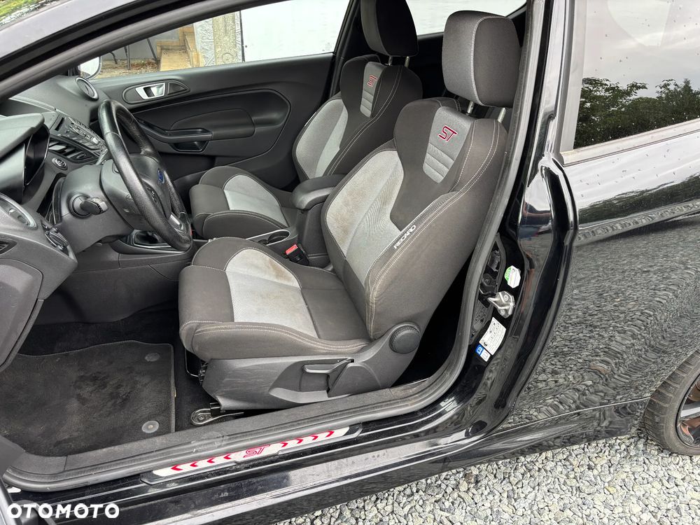 Ford Fiesta 1.6 EcoBoost ST - 12