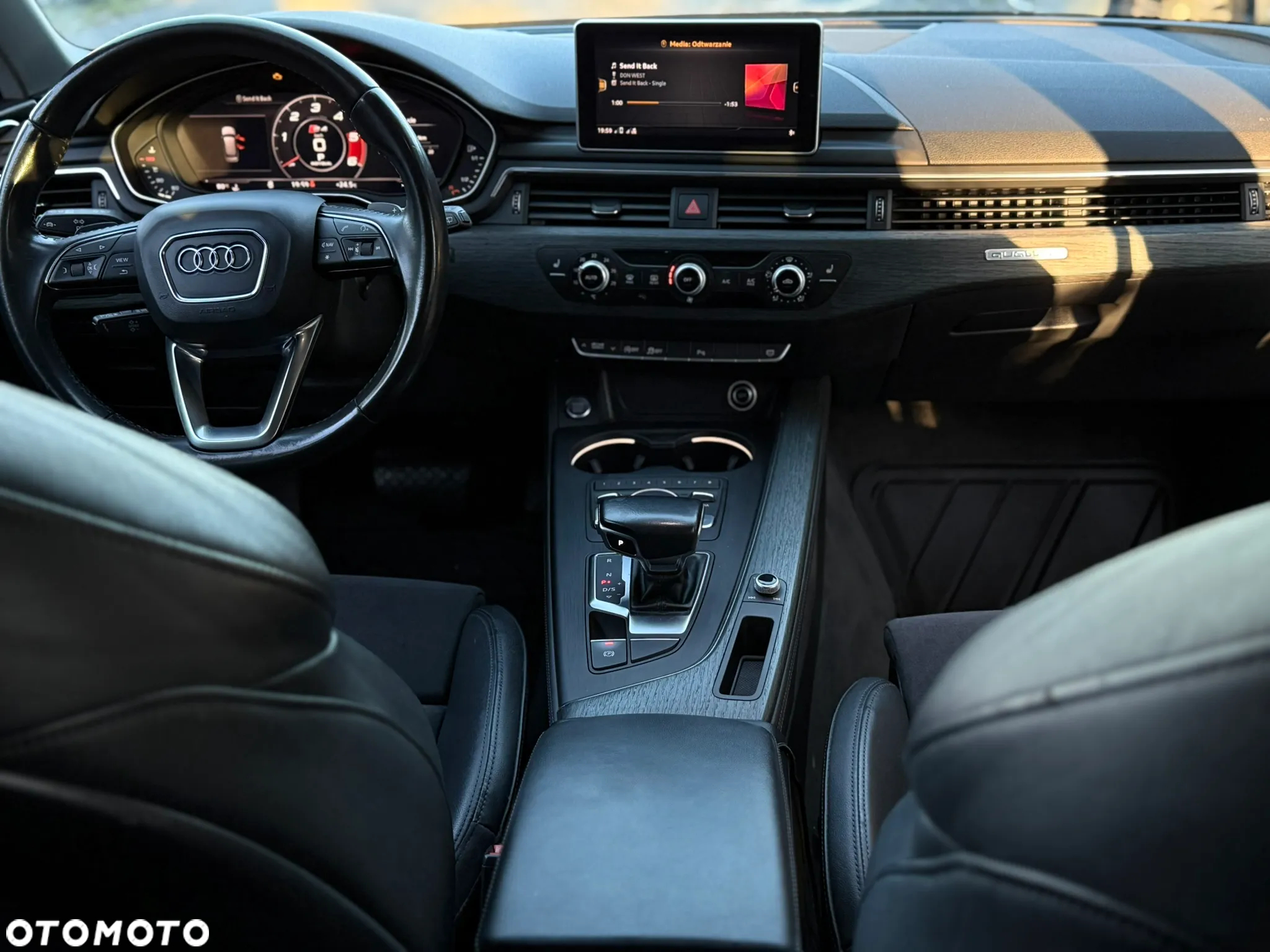 Audi A4 2.0 TDI Quattro Design S tronic - 29