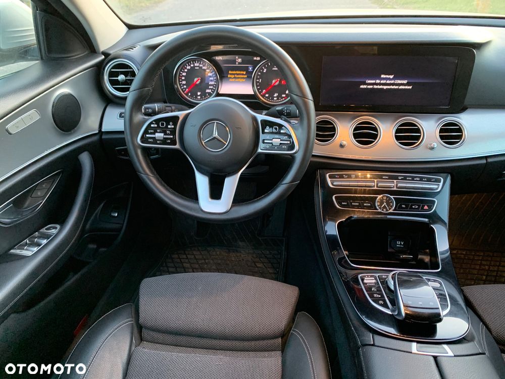 Mercedes-Benz Klasa E 220 d 4-Matic Avantgarde - 22