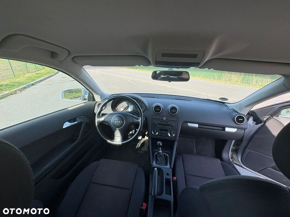 Audi A3 3-drzwiowe 1.6 Ambition - 11