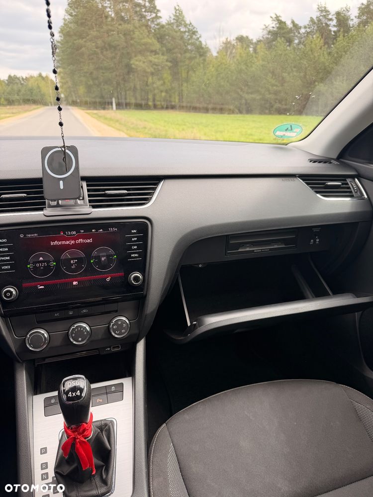 Skoda Octavia 2.0 TDI 4x4 Style DSG - 22