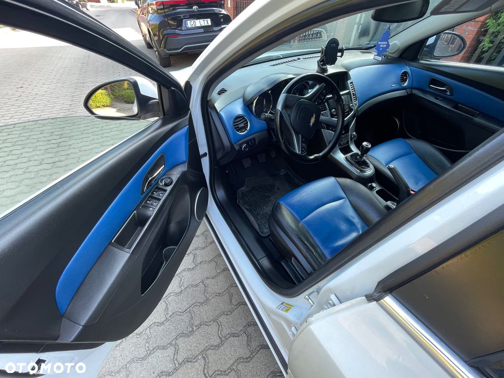 Chevrolet Cruze - 10