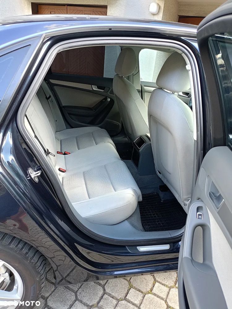 Audi A4 Limousine 2.0 TDI DPF multitronic Ambiente - 8