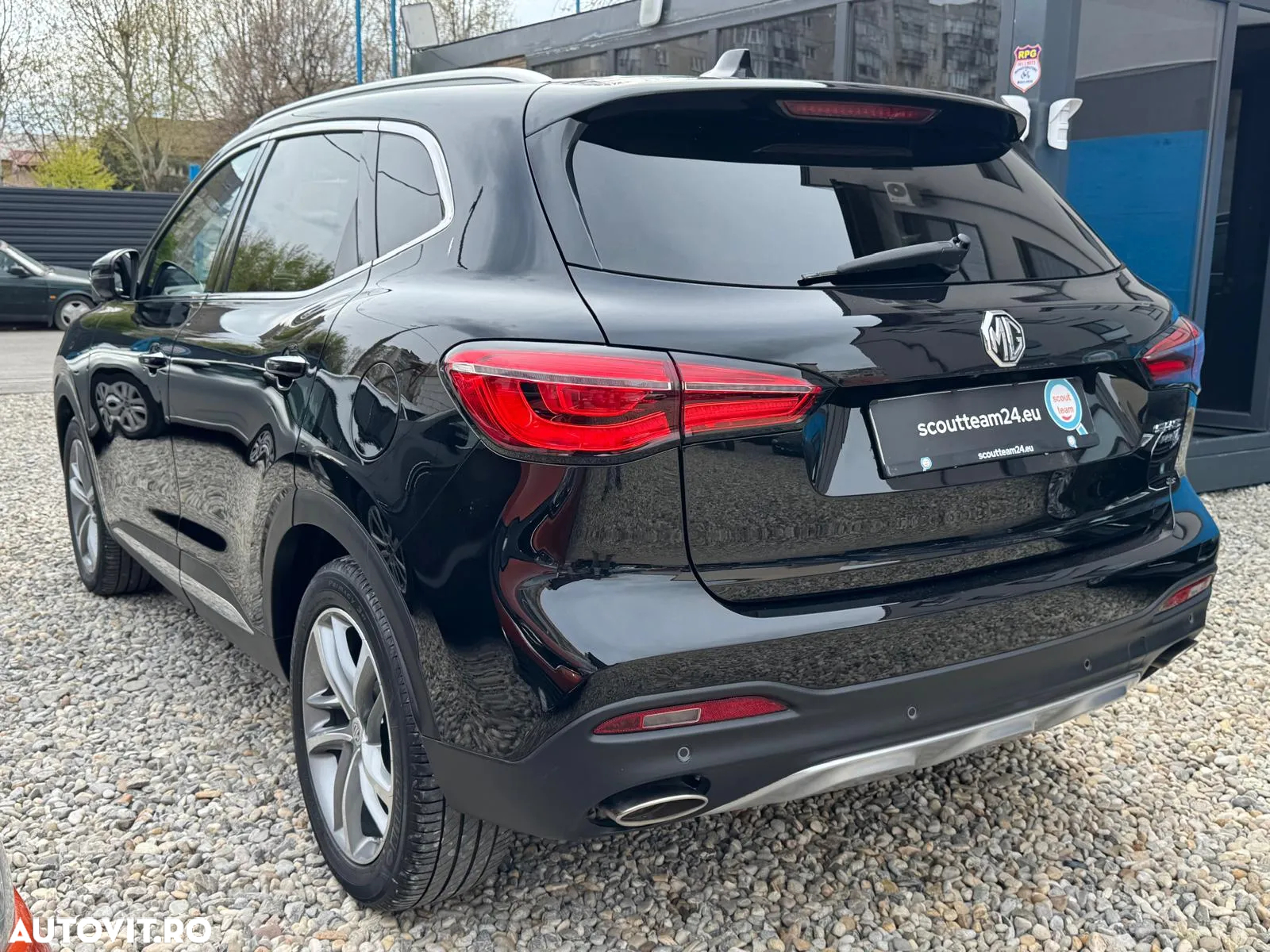 MG EHS 1.5T-GDI PHEV Luxury - 3