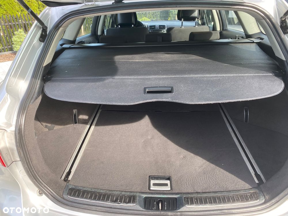 Toyota Avensis 1.8 Sol - 13
