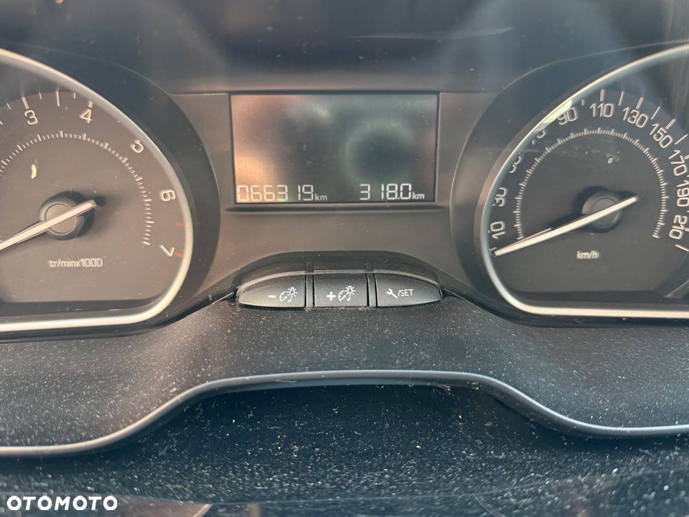 Peugeot 208 1.2 VTi Active - 13