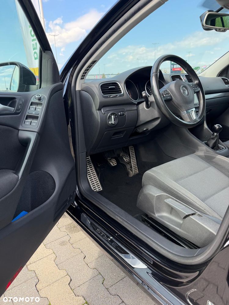 Volkswagen Golf - 10
