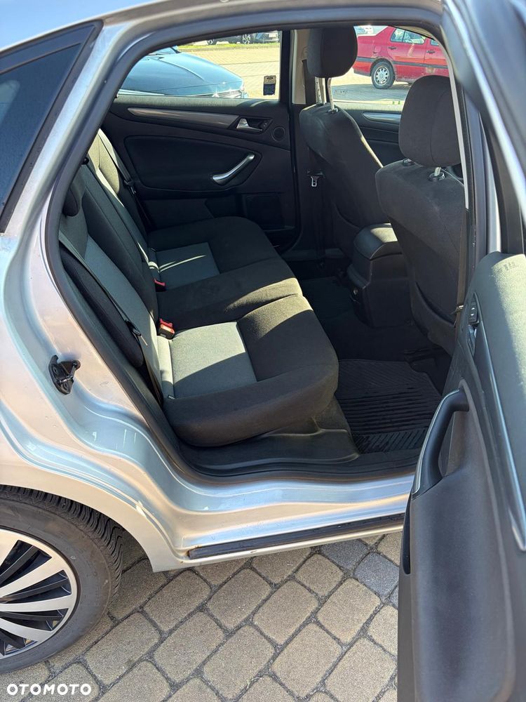 Ford Mondeo 2.0 TDCi Trend - 9