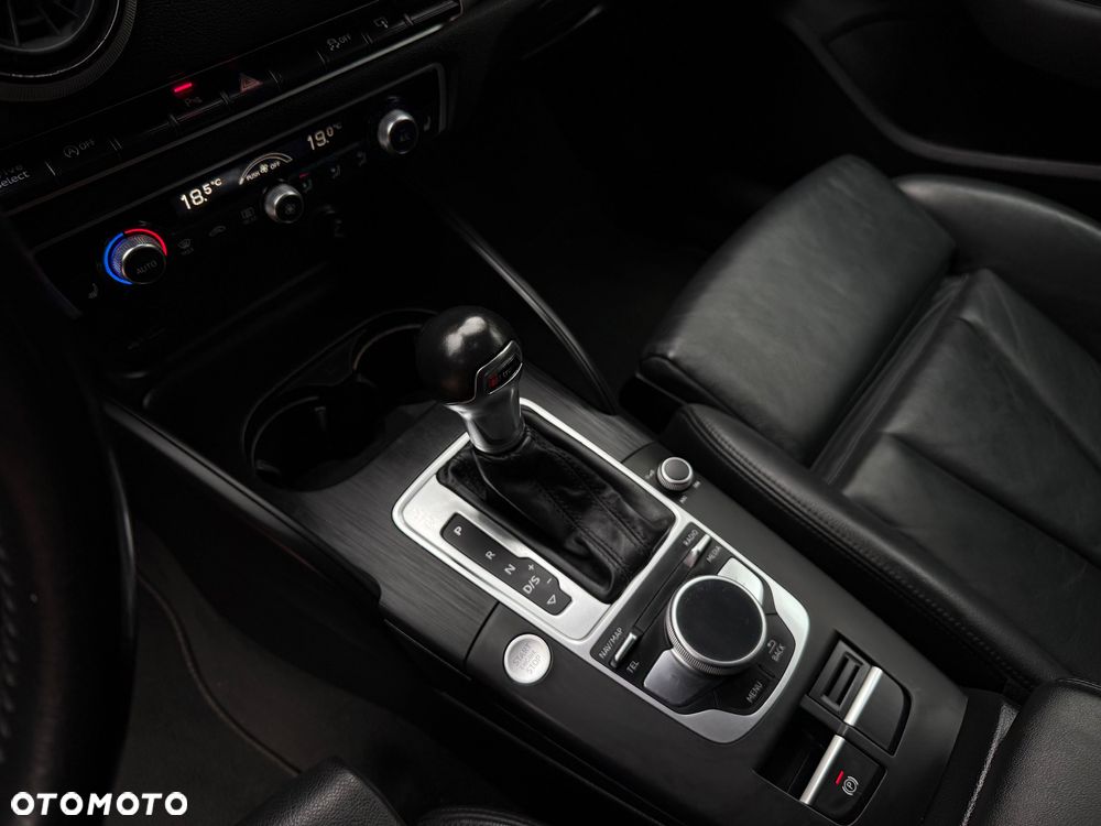 Audi A3 Sportback 1.6 TDI S tronic design - 17