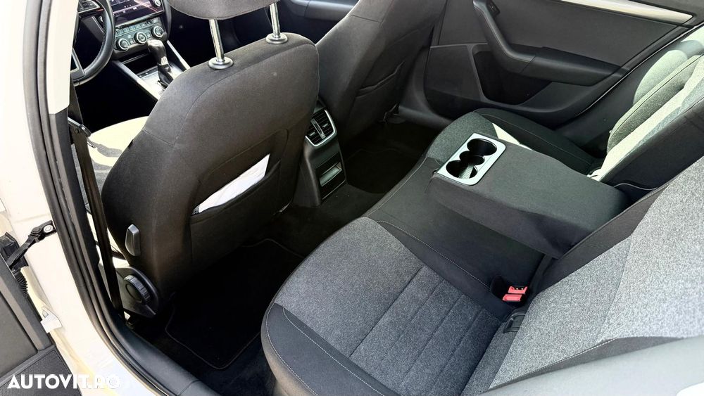 Skoda Octavia 1.6 TDI DSG Ambition - 8
