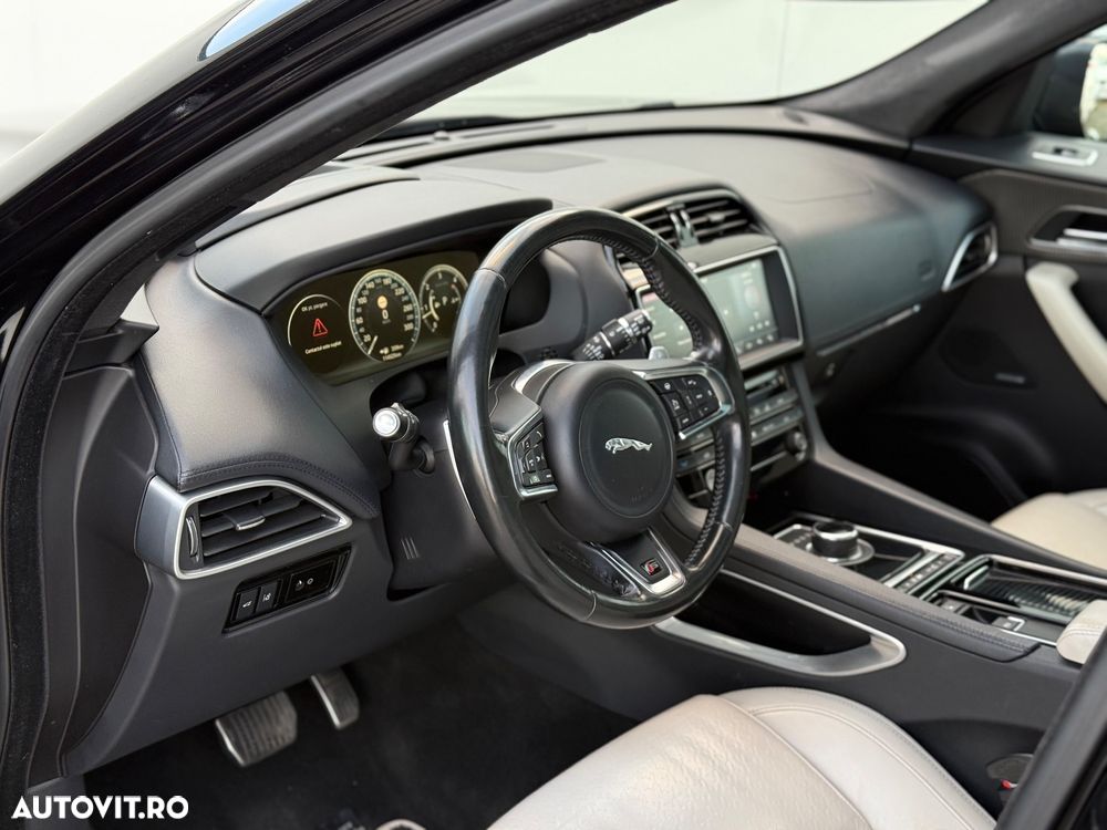 Jaguar F-Pace 30d AWD S - 13