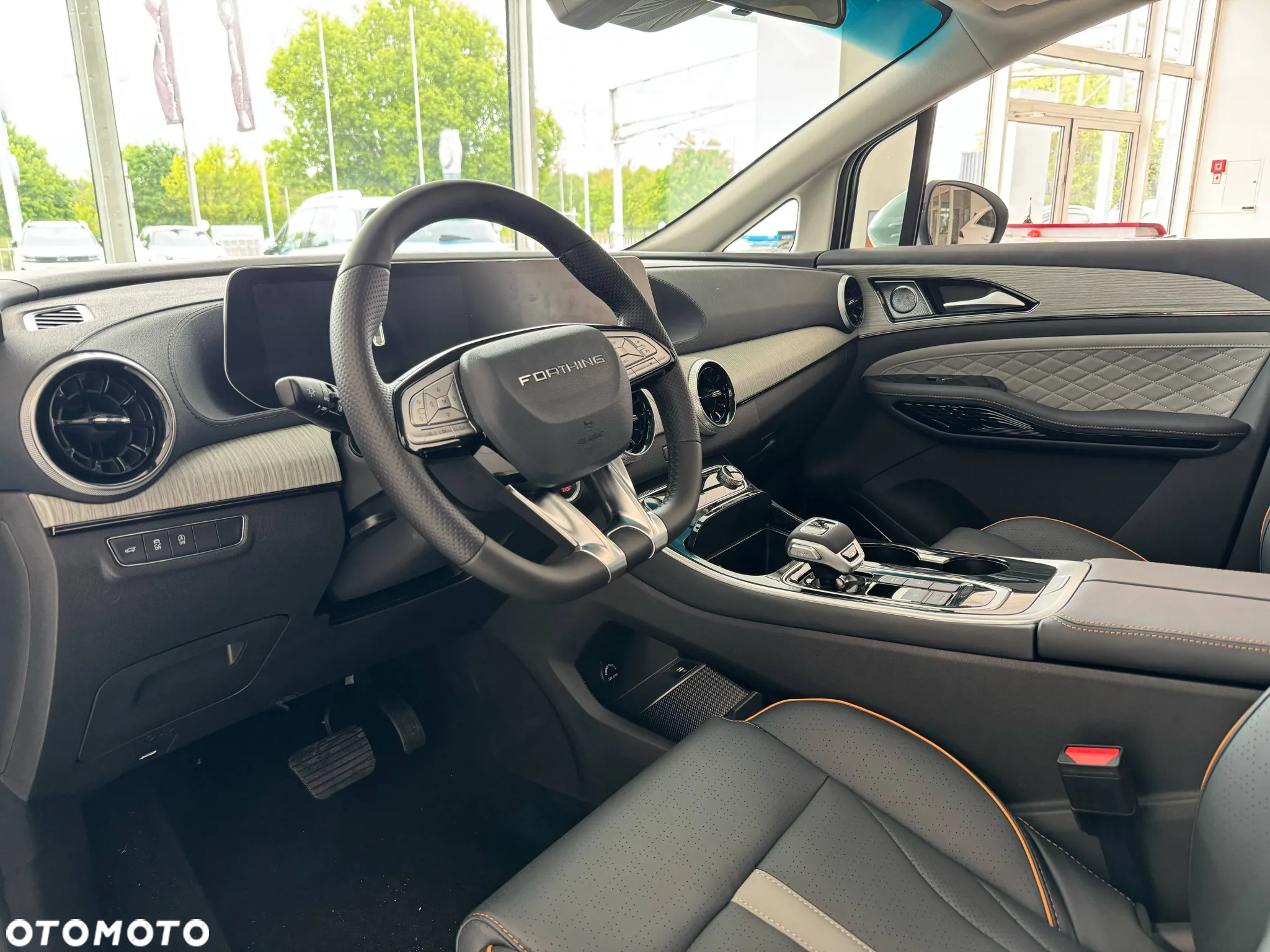 Forthing U Tour 1.5 DVVT GDI DCT - 10