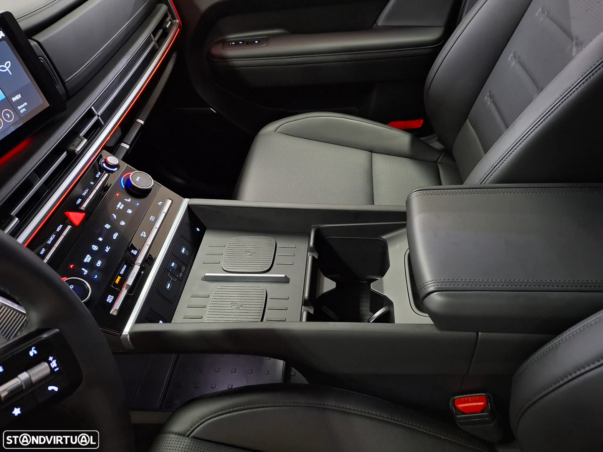 Hyundai Santa Fe 1.6 T-GDI HEV Vanguard - 26