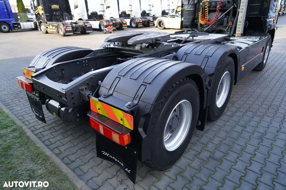 Volvo FH16 / 700 / 6x4 / SISTEM HIDRAULIC / RETARDER / TRACTOR CU 3 AXE / MASĂ PUTERNICĂ 120 T - 16