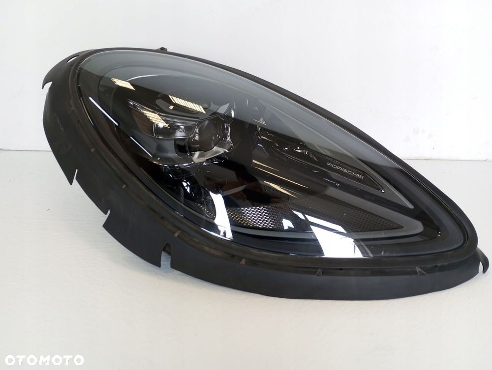 LAMPA PRAWA PORSCHE MACAN LIFT 23R 95B941016L MATRIX - 1