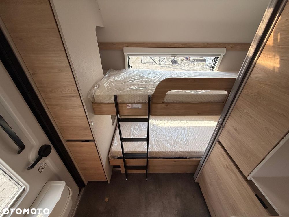 Dethleffs Camper 560 FMK - 17