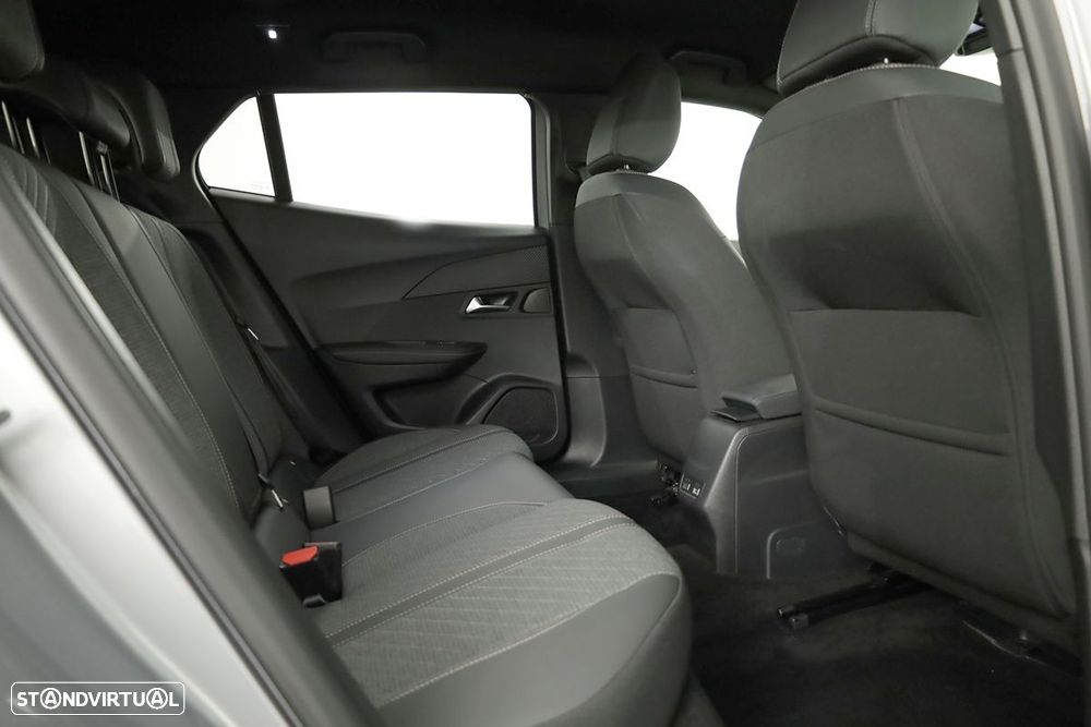 Peugeot 2008 1.2 PureTech Allure - 21