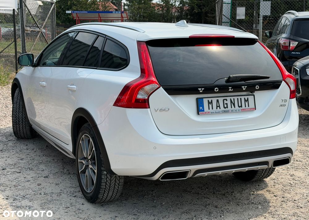 Volvo V60 Cross Country T5 AWD Geartronic Summum - 37