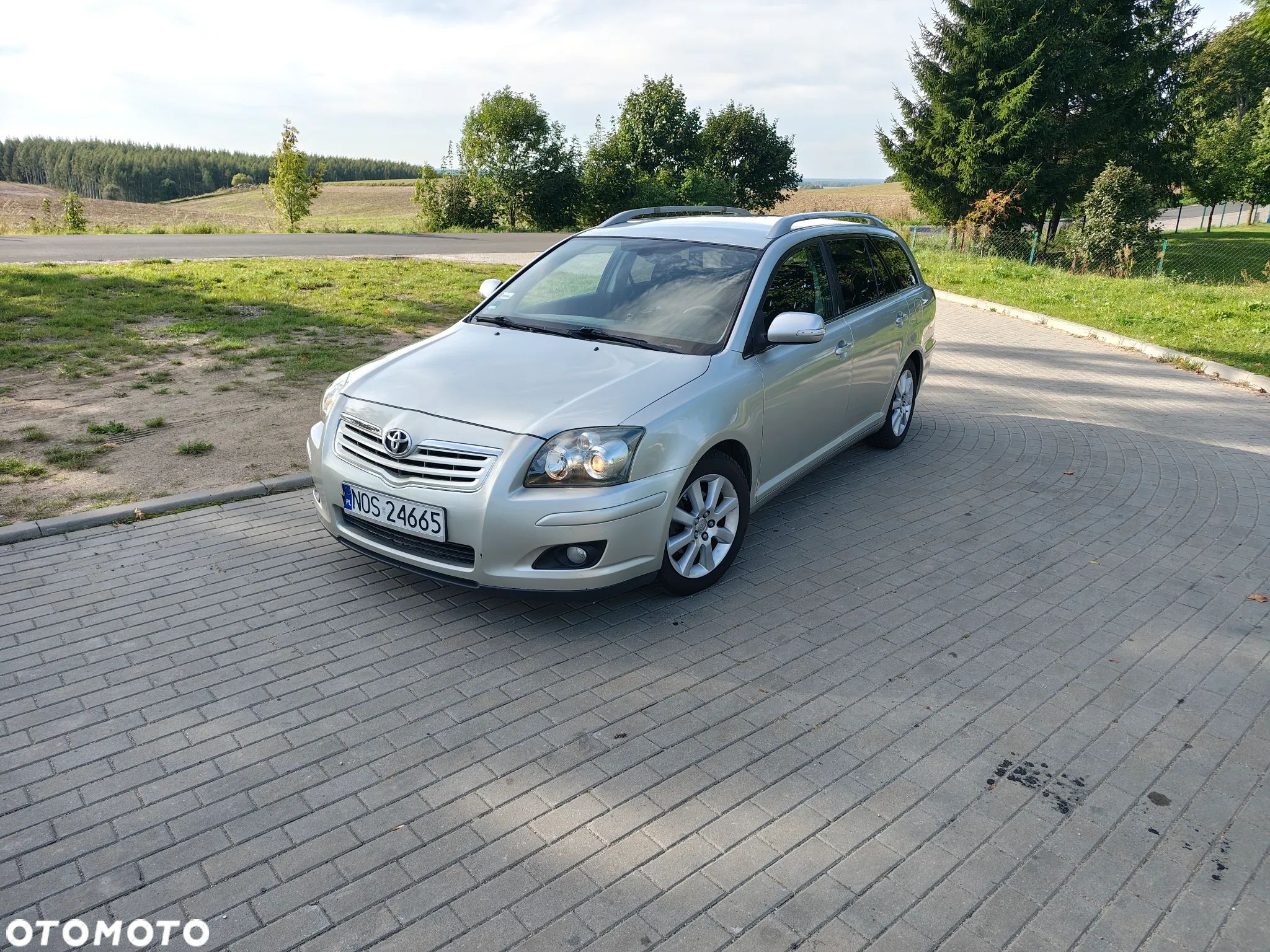 Toyota Avensis - 1