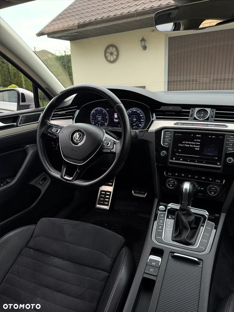 Volkswagen Passat - 14