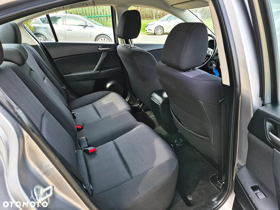 Mazda 3 2.0 Exclusive + - 36