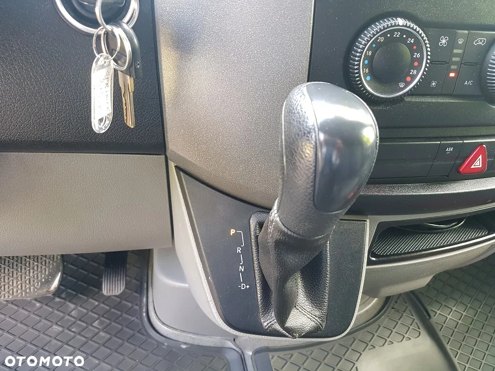 Mercedes-Benz SPRINTER - 23