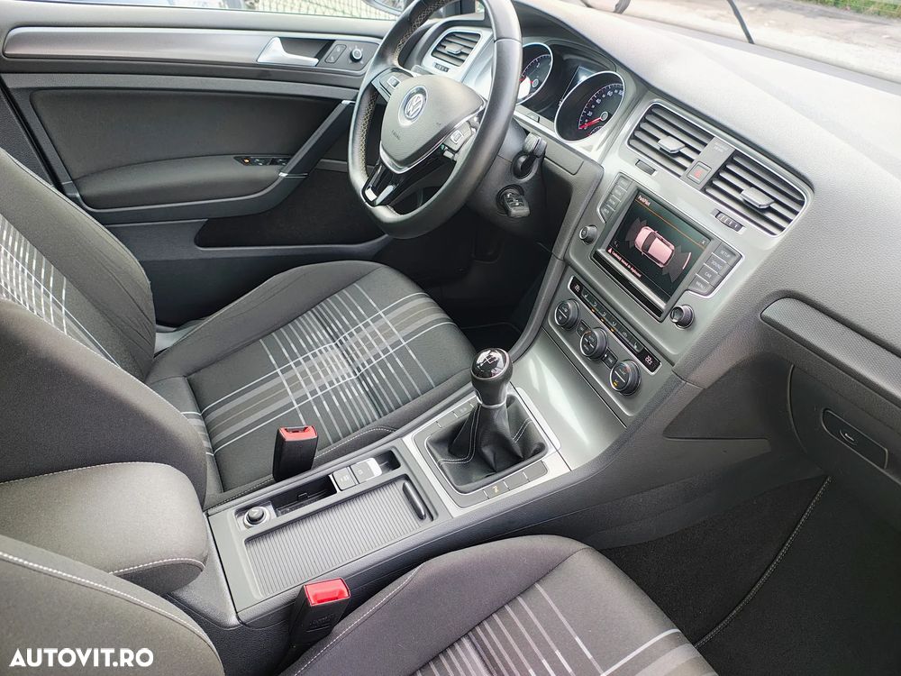Volkswagen Golf 1.6 TDI BlueMotion Technology Lounge - 23
