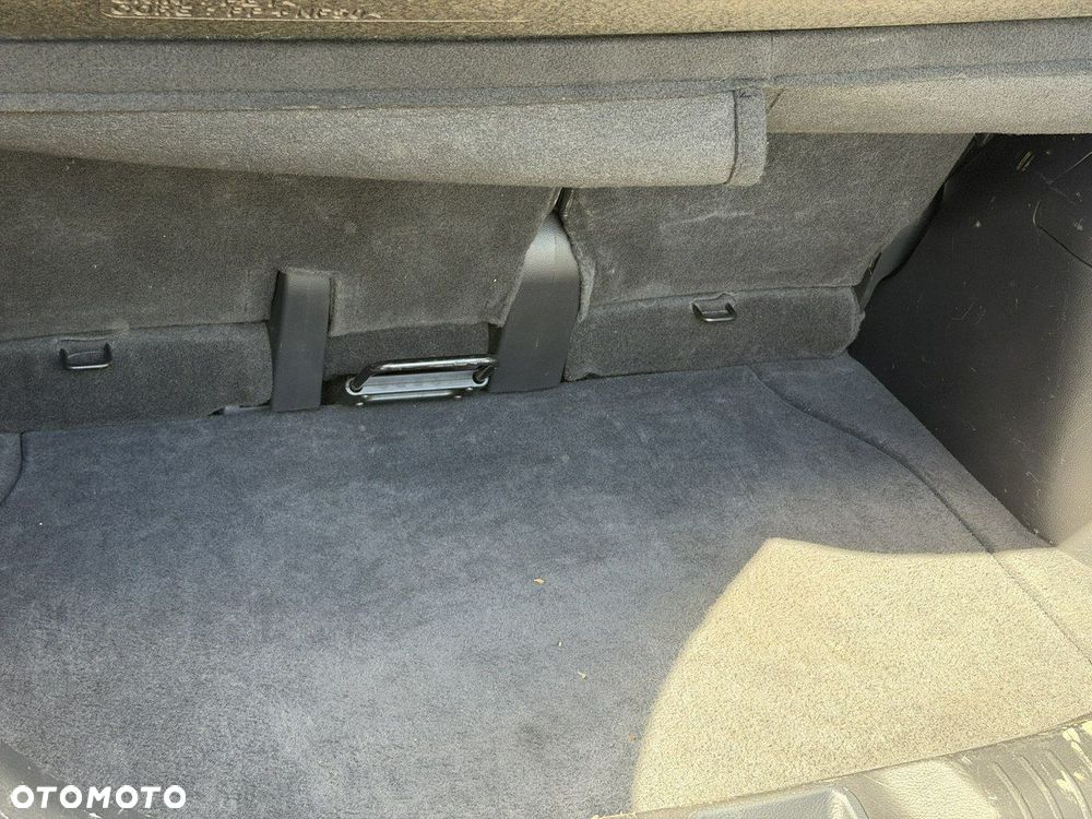Nissan Tiida - 25