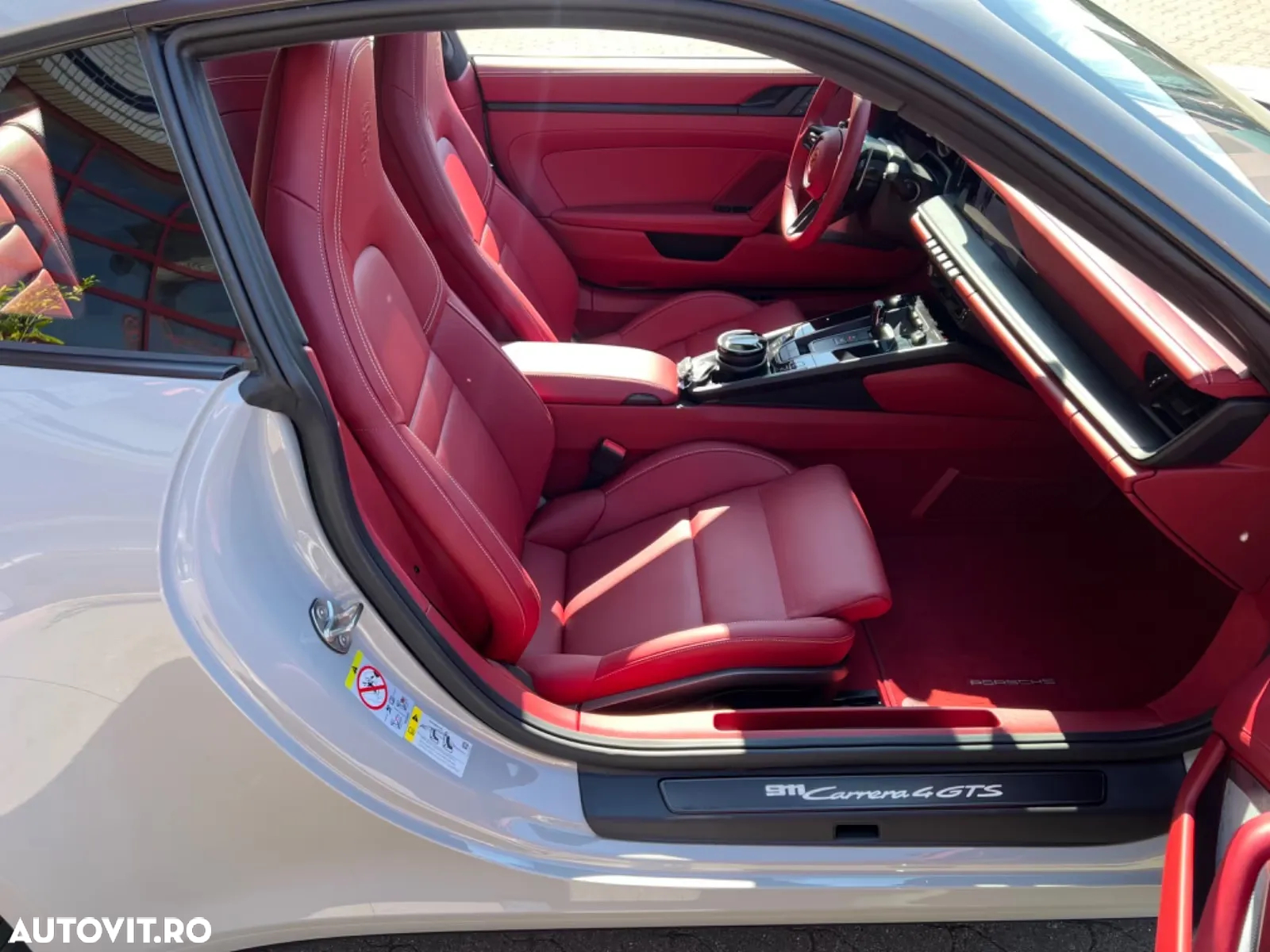 Porsche 911 Carrera Cabrio 4 GTS PDK - 18