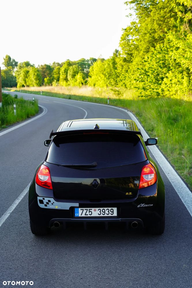 Renault Clio Sport F1-Team R27 - 2